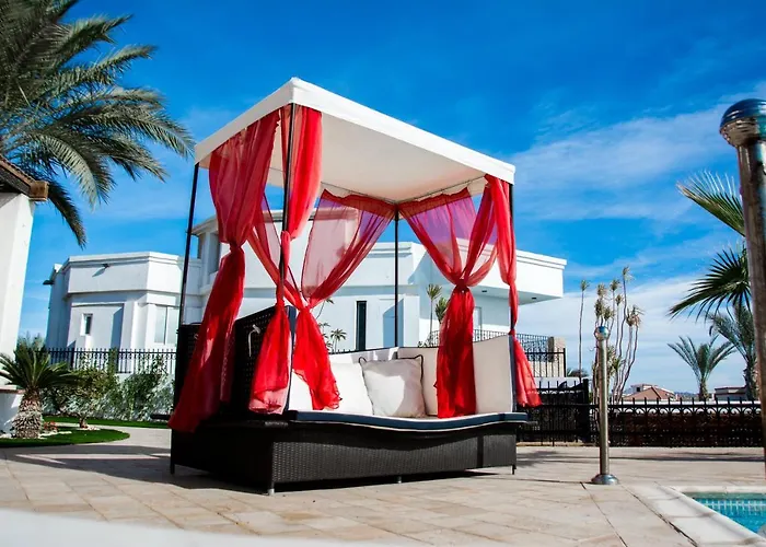 Jacaranda Villa *